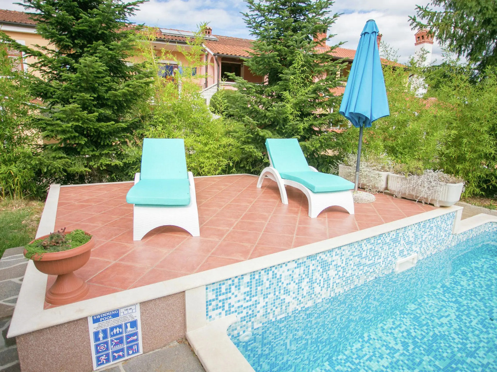 Holiday house with pool, gym and sauna for 8 people,  25 km from Rovinj