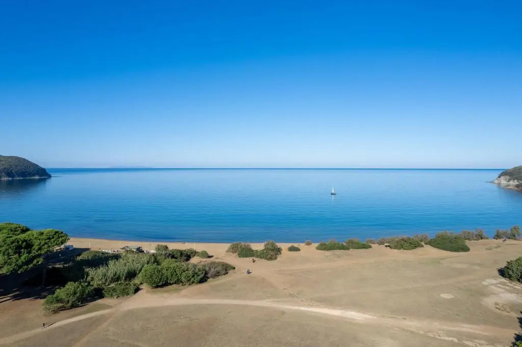 "luxury House In Populonia Above The Sea"