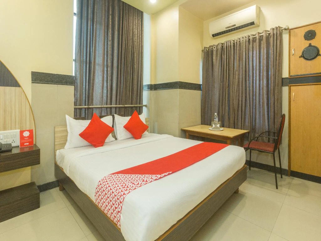OYO Flagship 18893 Hotel Shweta