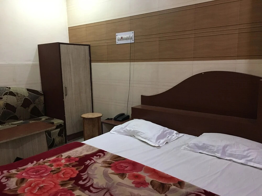 Hotel Ram Saroj Palace
