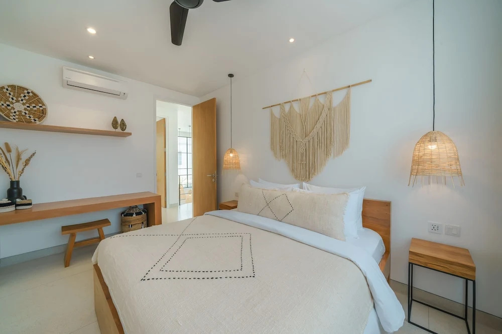 Puri Senang - Modern Pool Villa, 6 Mins to Berawa Beach & Finns