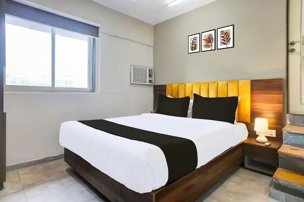 Vibes Inn Juhu