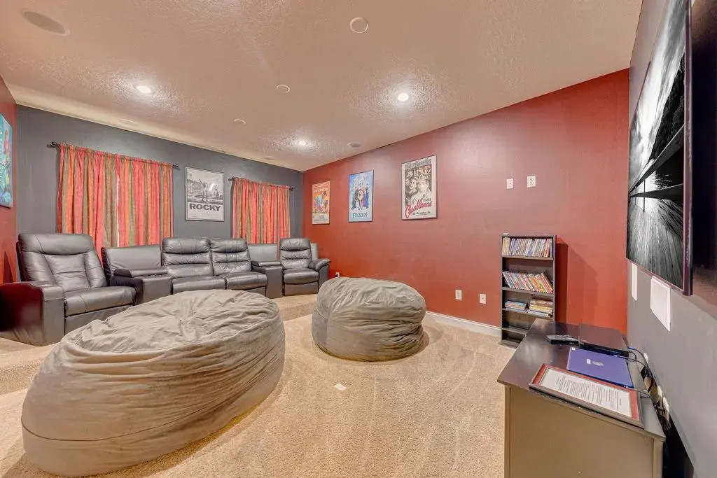 Spacious 7 Bedroom Home Close to Disney, Kissimmee, US