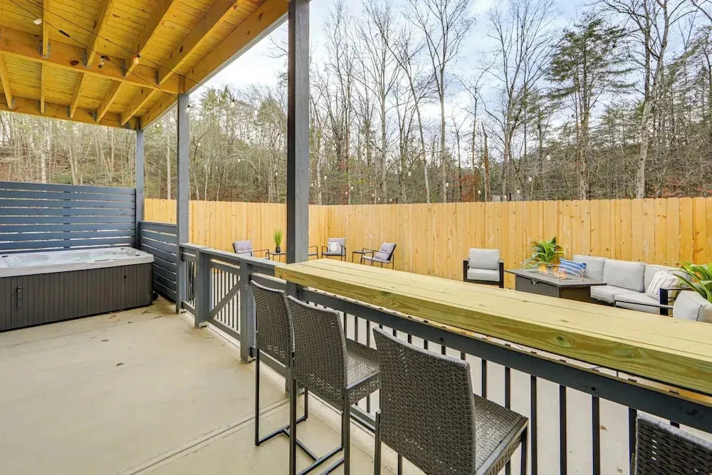 Indoor Pool, Hot Tub! the Smoky Luxe Retreat