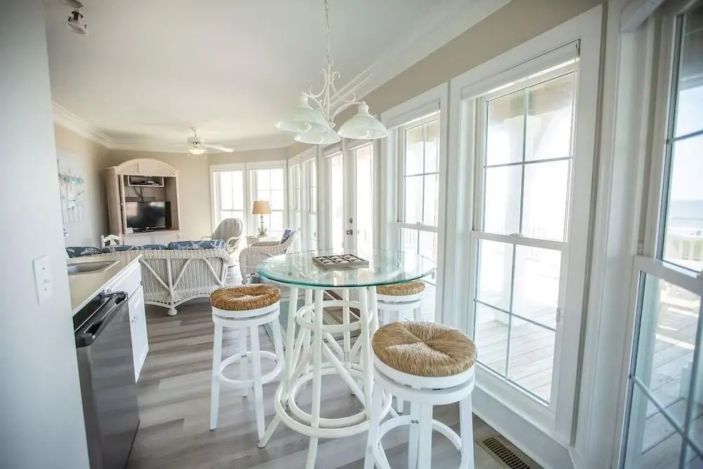 Paw-paw's Place 6 Bedroom Home by RedAwning