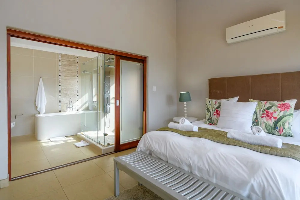 San Lameer Villa Rentals 14308
