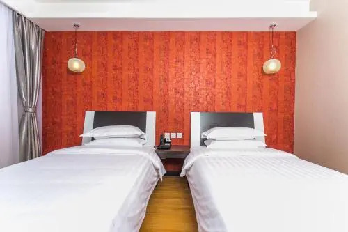 Yunshang Siji Chain Hotel Jinghong Manting Park