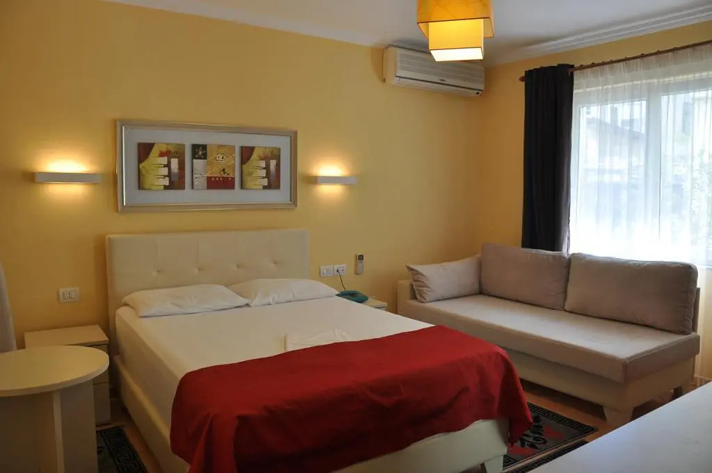 Hotel Pik Loti