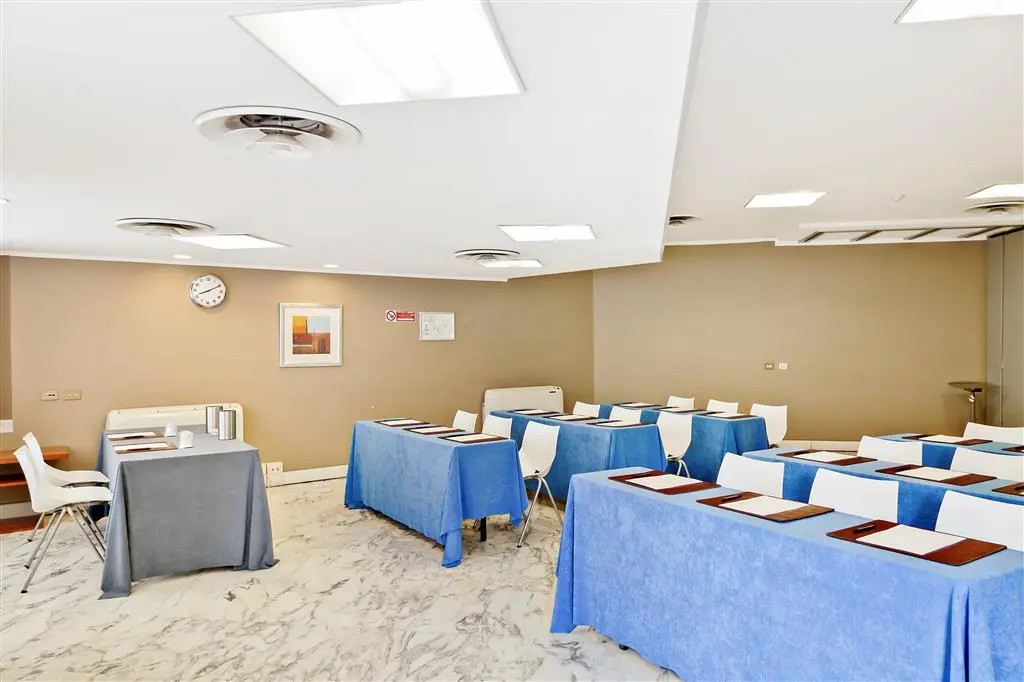 Отель Italiana Hotels Florence