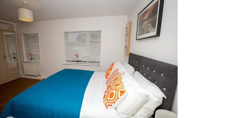 Walking Distance to Town With Free Parking