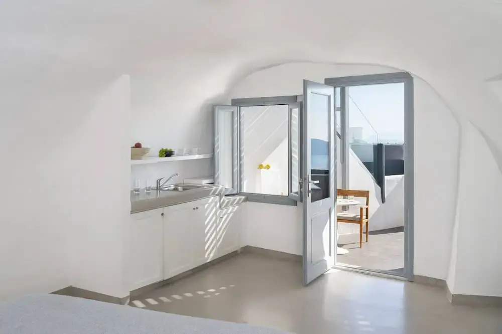 Hommage Suites with Caldera View Hot tub