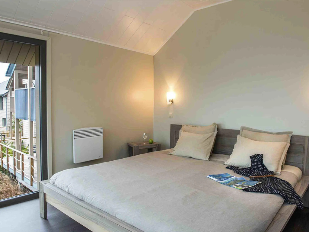 Child-friendly villa with stove, located in a lake area