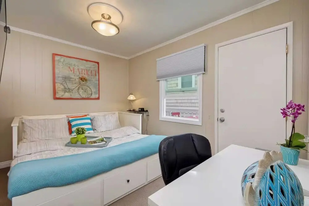 Stylish Newport Condos w/ Dock Access, Walk to Balboa Fun Zone and Beach