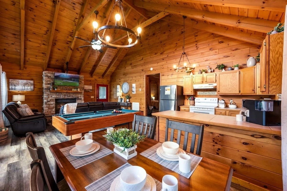 View-location-hot Tub-pool Table-3 Fireplaces