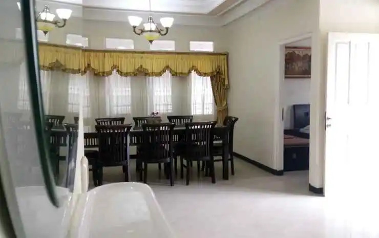 展玉德格拉比卢会议型酒店(Cianjur Delaga Biru Convention Hotel)