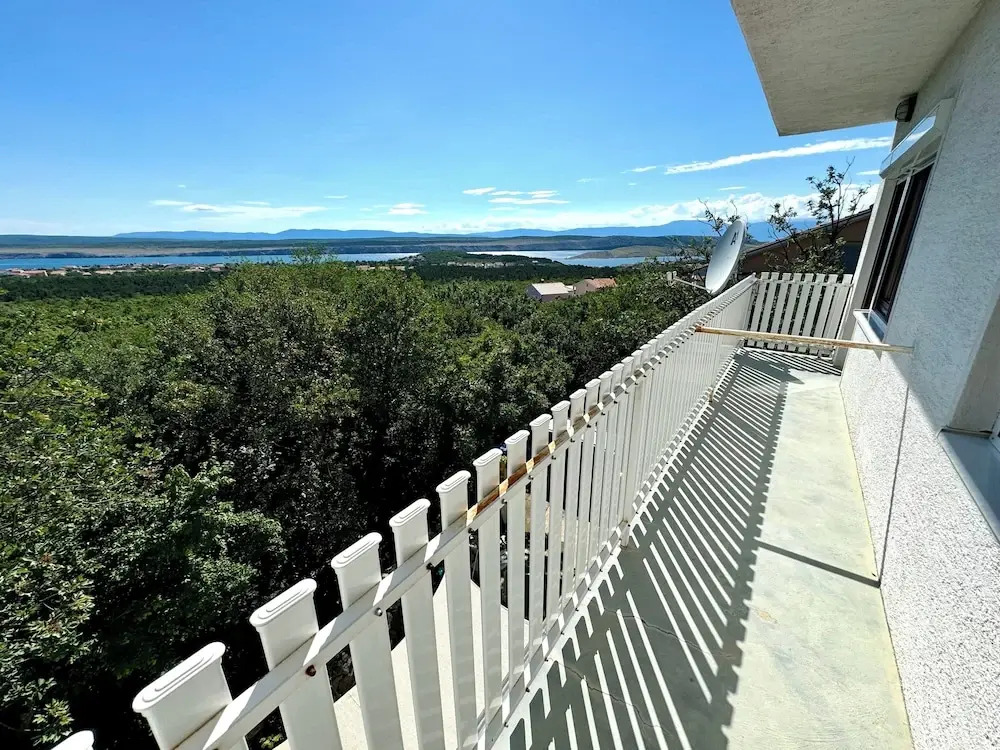 Apartment Lora 2