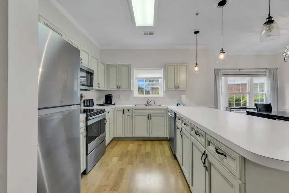 Elegant 3BR Condo- Magnolia North 101