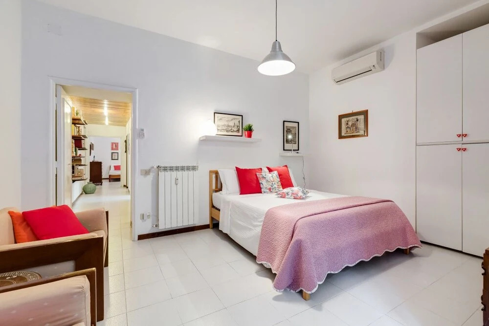 Nice and Bright 2 Beds Flat Near San Giovanni