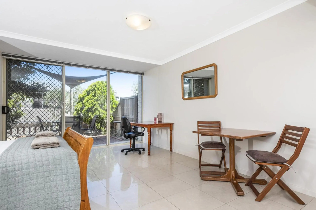 Studio 3 - ground floor Fremantle apartment