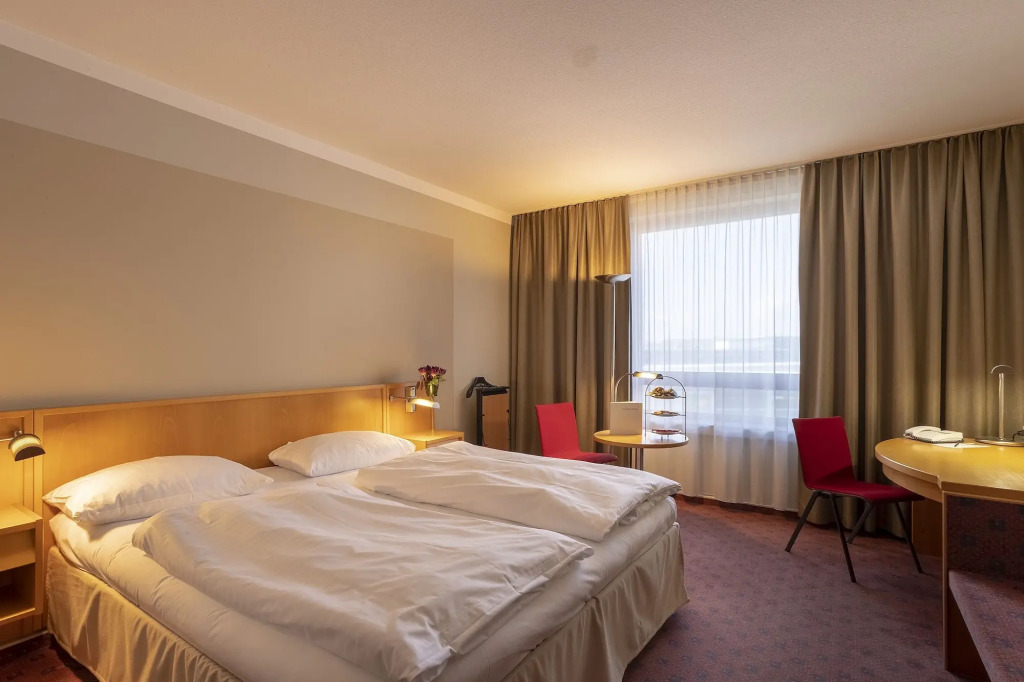 elaya frankfurt oberursel, Trademark Collection