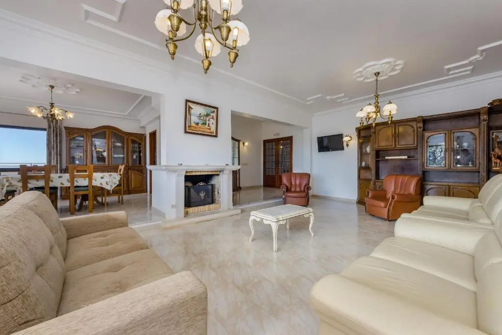 Villa Damara