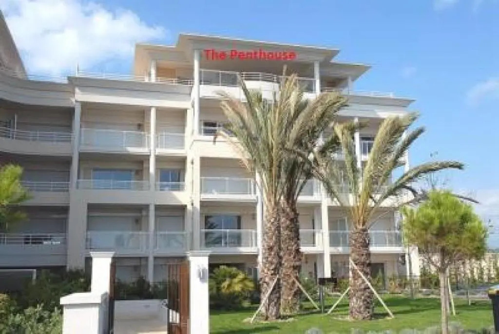Stunning Three Bedroom Apartment on Seafront in Cannes With Panoramic sea Views 399 - 399