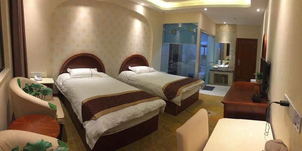 Bai Nian Sheng Shi Hotel