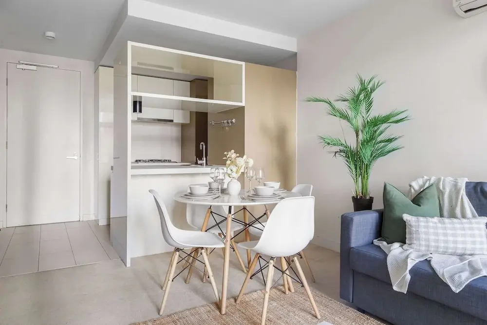 Serene 2BR Apartment in the Heart of Melbourne