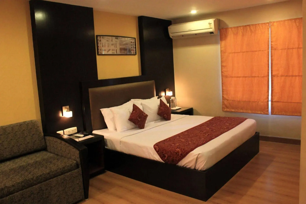 FabHotel Santhome Inn