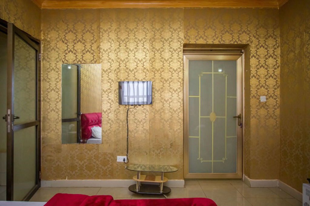 Platinum Royal Hotel