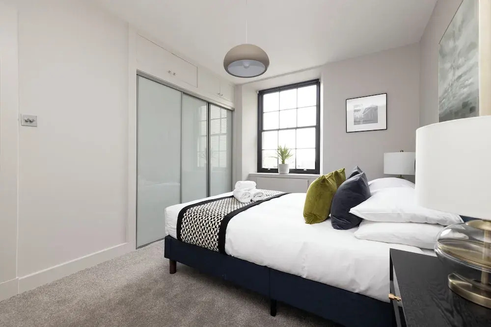 Stylish 2-bed flat in New Town