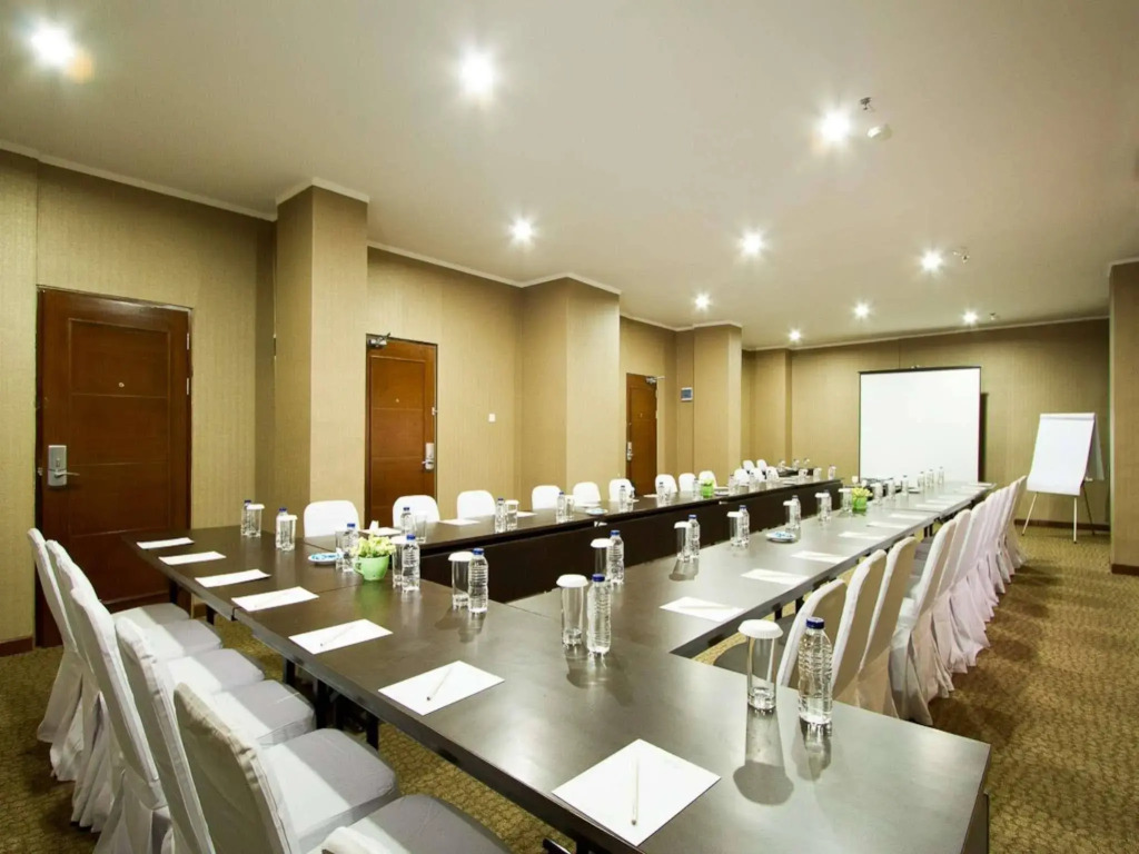 Lorin Sentul Hotel