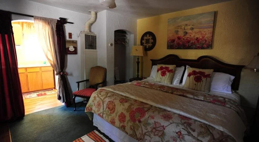 Sunflower Lodge