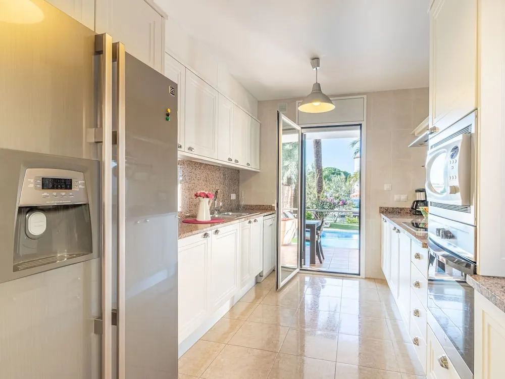 Stylish, Spacious Villa With Private Swimming Pool Walking Distance of the Beach