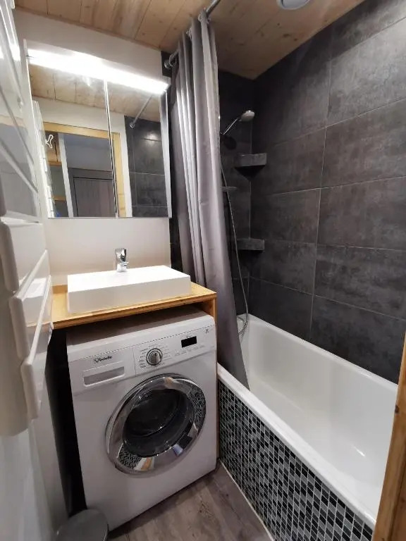 Appartement rénové pour 1p à 4p avec parking - Proche Centre