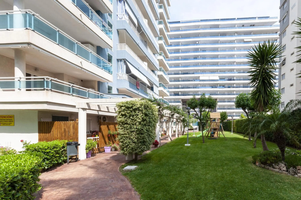 CORALINA - Apartment with shared pool in Playa de Gandia. Free WiFi