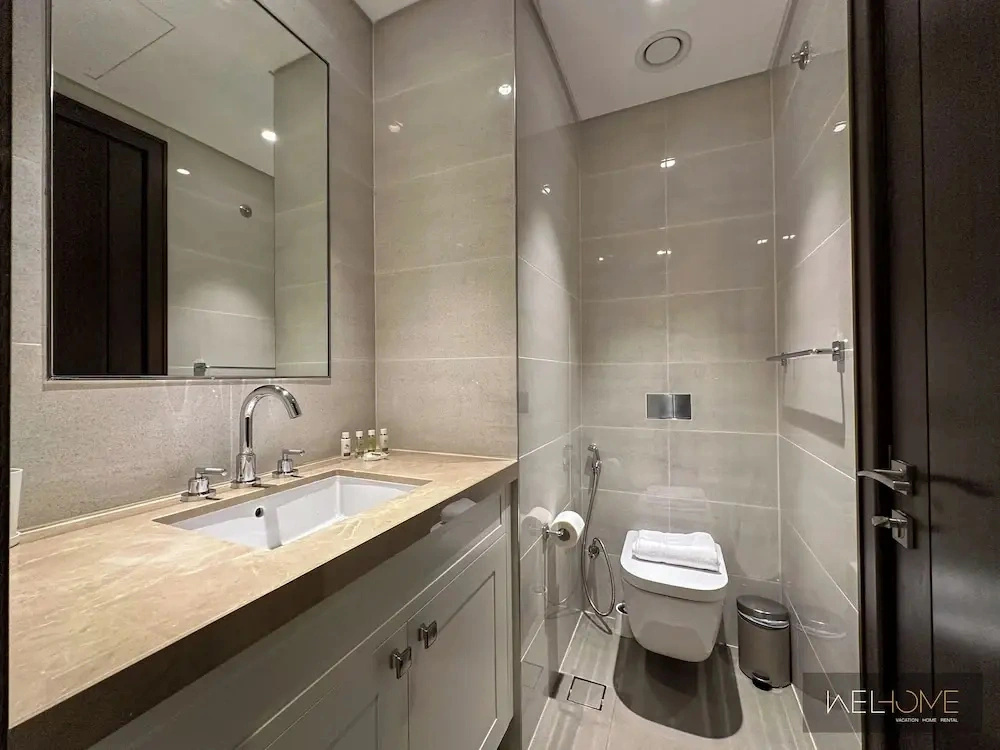 WelHome - Luxury Apt in Downtown with Burj Khalifa & Fountain View