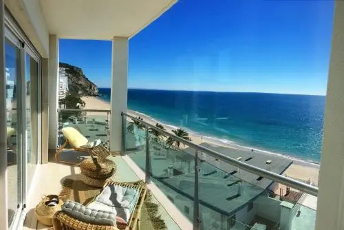 CALI Deluxe Holidays, Sesimbra