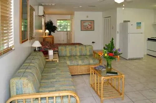 River Palm Waterfront Motel, Cottages & Vacation Rentals