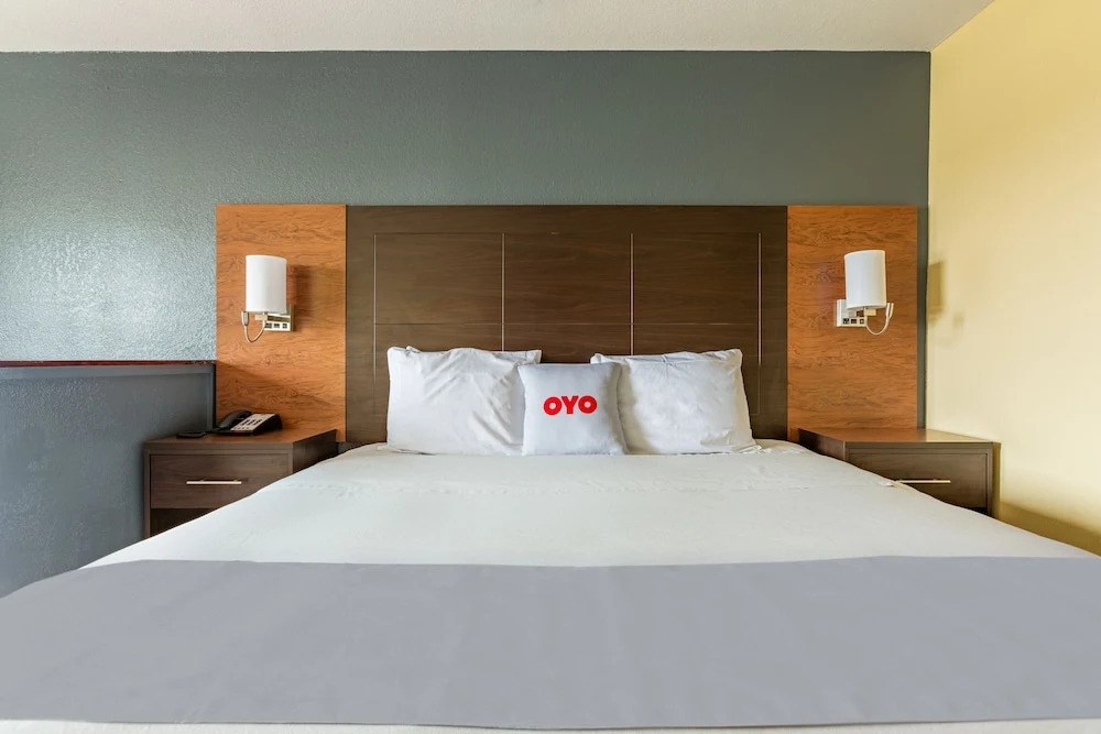 Rodeway Inn and Suites Airport Tulsa