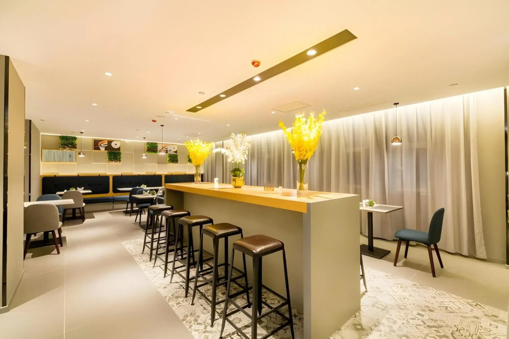 Homeinn Selected Hotel (Qinhuangdao Haigang District Yanshan University Maoye Center)