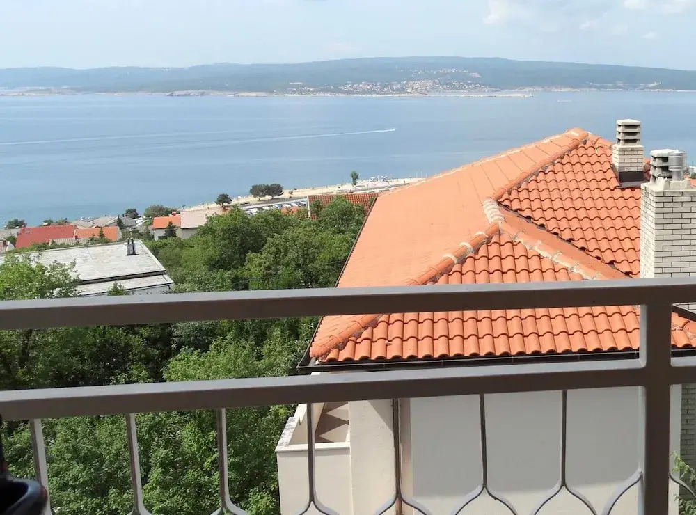 Scenic and Sunny Apartments With Sea View and Balcony