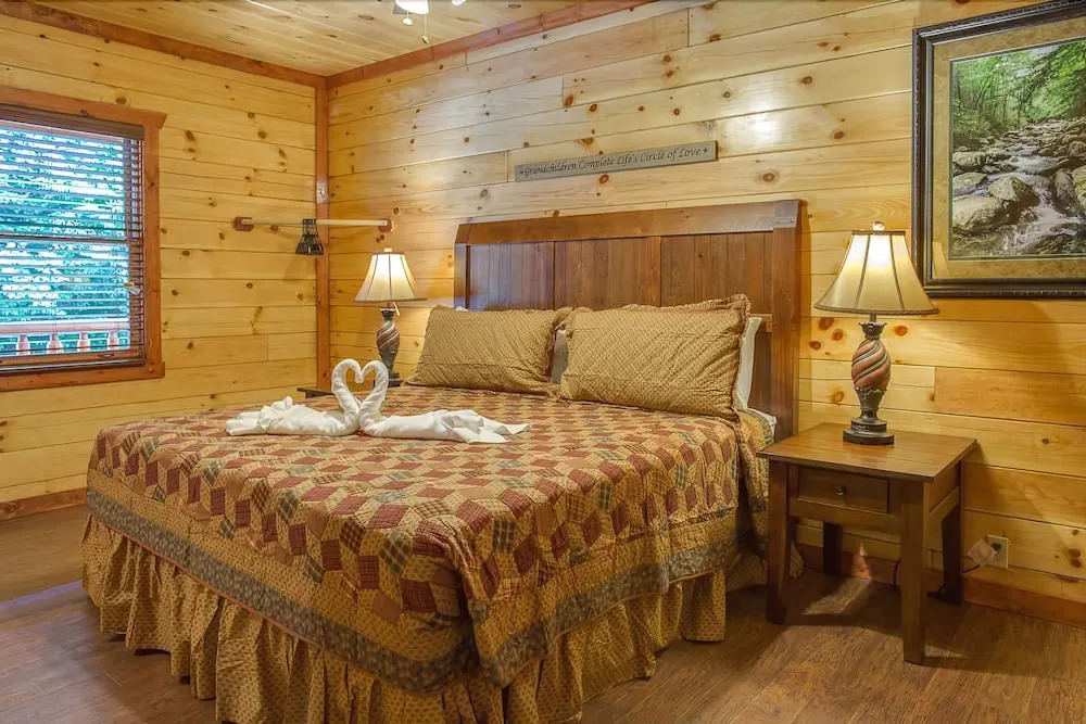 Sherwood Splash Lodge 11 Bedroom Home with Indoor Pool