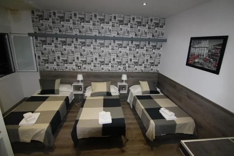 Hostal MH Fuencarral