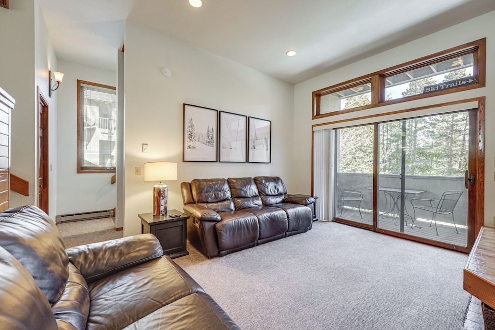 Walk to Chairlifts: Breck Condo w/ Private Patio