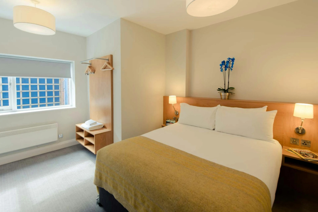 PREMIER SUITES Reading
