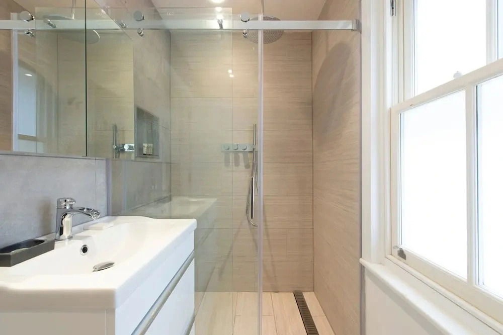 Unbeatable Location Luxury 2bed 2bath Apartment