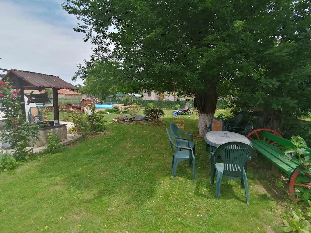 Three Bedroom House With Garden Only 10 km From Veliko Tarnovo