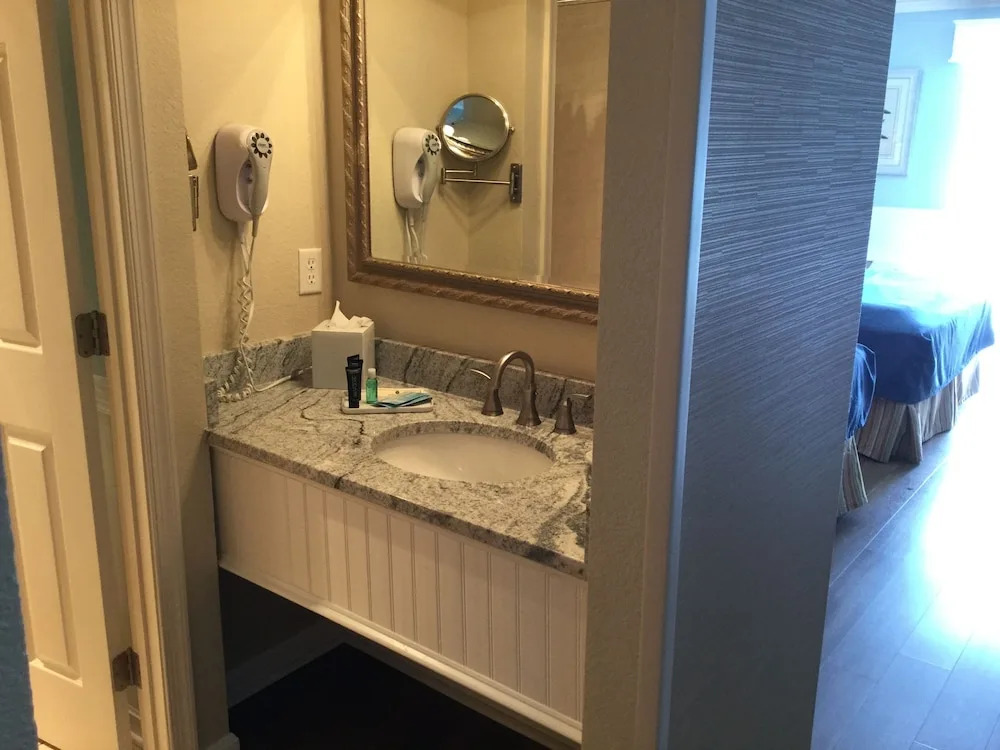 Avenue Inn & Spa