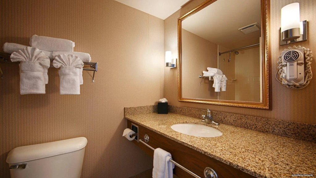 Best Western Plus Agate Beach Inn